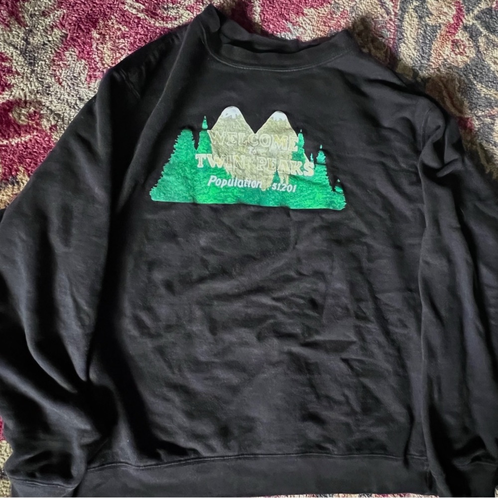 Unisex Twin Peaks Welcome Logo Black Crewneck Sweatshirt (M)